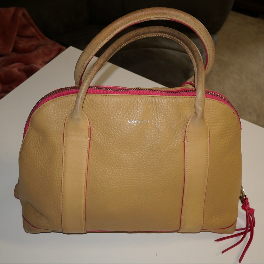 Coach - Picture 3 of 5